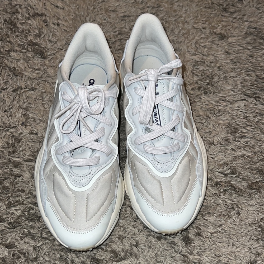 Adidas ozweego sneakers